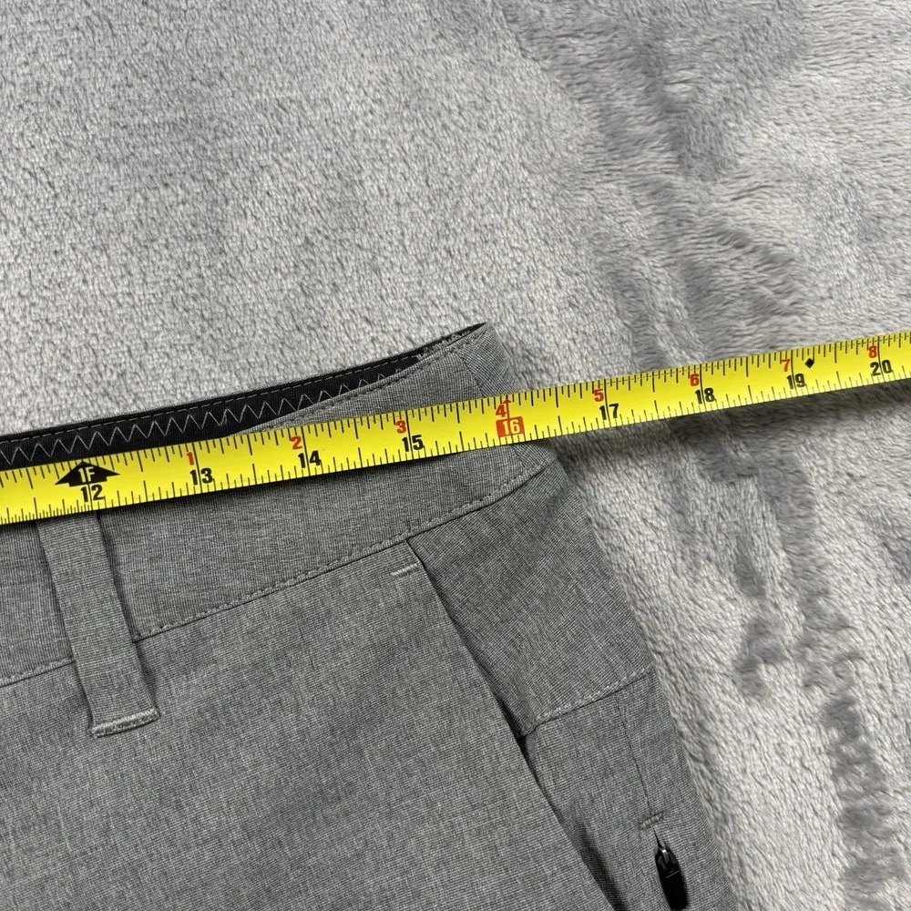Vuori Aim Short Men's Size 30 Gray Golf Chino Performance Preppy Stretch V368